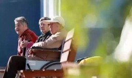 外国老人爆料丑事视频